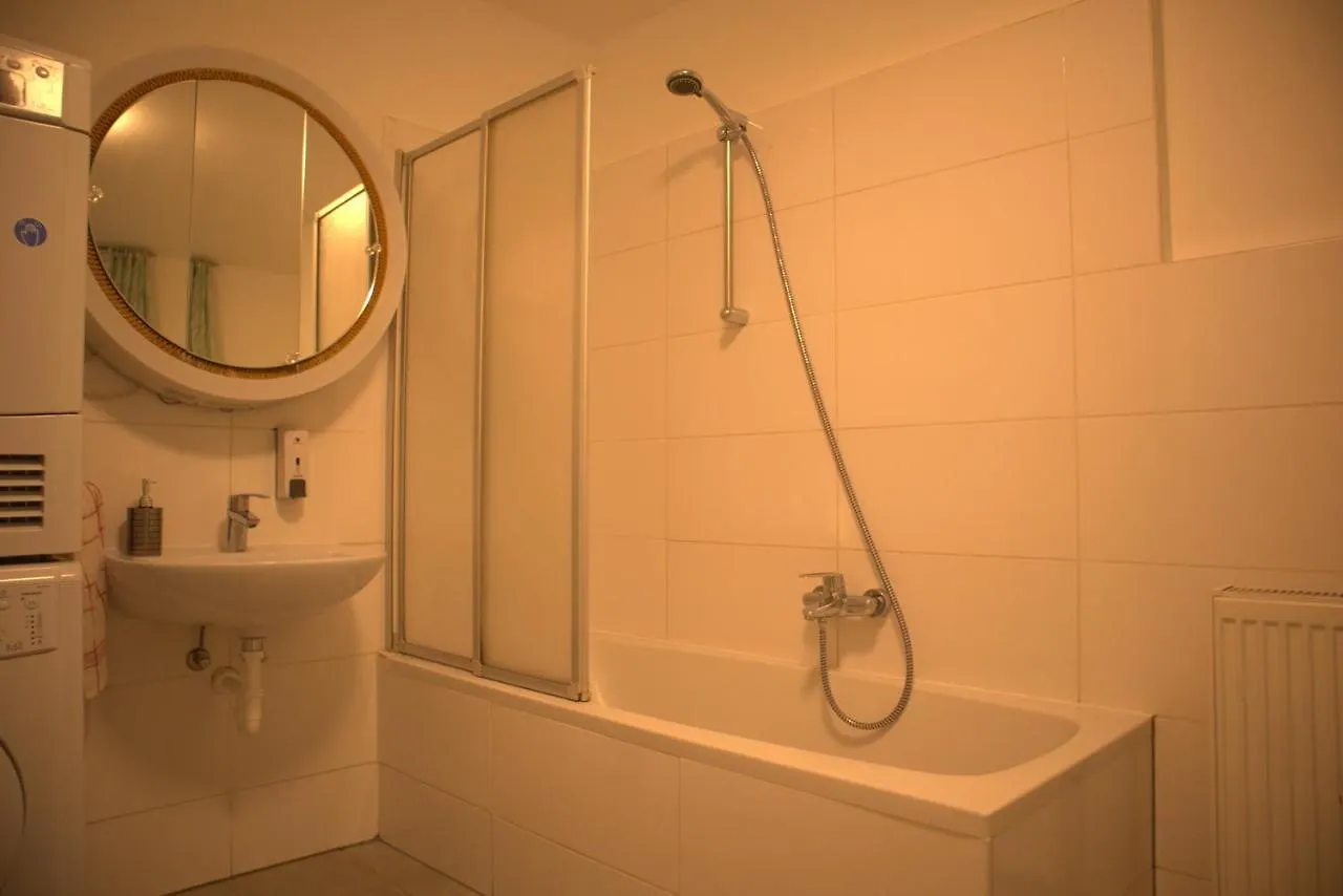 Brilliant Souterrain Apt. - Prater Amuesement Park Apartamento Viena 0*,